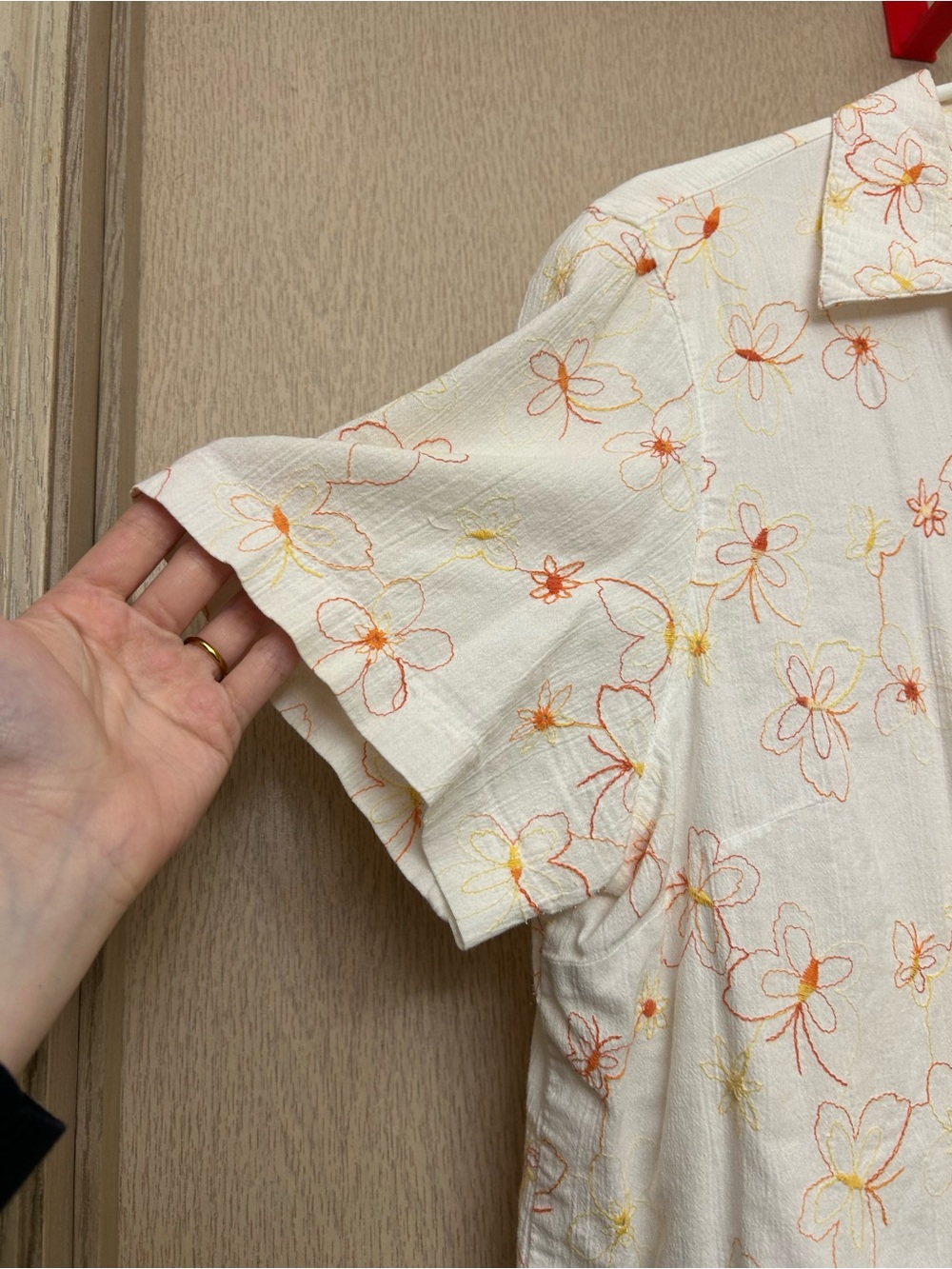 Alfred Dunner - Butterfly Embroidered Button Down Blouse - Size 16 - Picture 3 of 4